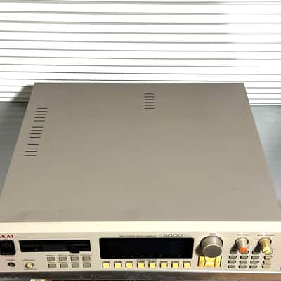 Akai S3000XL MIDI Stereo Digital Sampler with Zip Drive & New Disk image 3