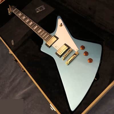 Cozart Explorer-Style Electric Guitar Metallic Pelham Blue w/ Tweed HSC image 3