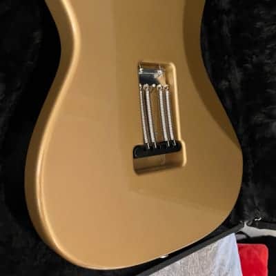PRS Silver Sky in Golden Mesa. Literally in New Condition with 2 Original Cases. PRS Gigbag and PRS Silver Sky Hard Shell Case. image 5