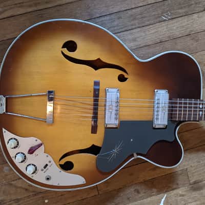 Lafayette V-31 Arched Top Hollow Body Guitar 1960s Sunburst Cutaway Japan  Teisco image 3