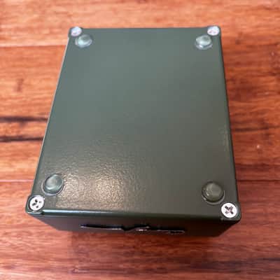 Cunningham Amplifiers Mk1.6 RCA Germanium Fuzz Pedal - Olive Green imagen 4
