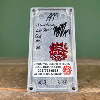 Analogman Sun Face CV7005 Germanium Fuzz with Sun Dial Knob - Gold image 8