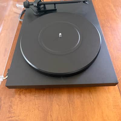 Immagine Pro-Ject Debut III Turntable w/ Ortofon OM 5E Cartridge 2000s - Black - 6