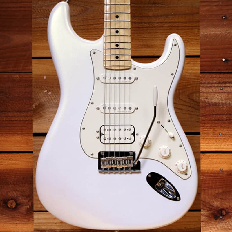 Fender Juanes Signature Stratocaster 2023 - Luna White Super Clean Strat! 30476