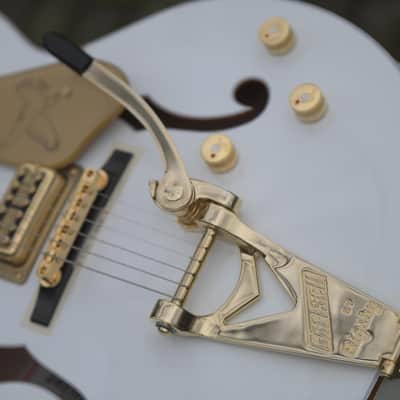 Gretsch G6136TG Players Edition Falcon™ Hollow Body with String-Thru Bigsby® and Gold Hardware - White image 14
