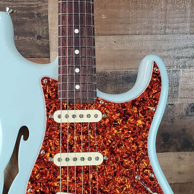 Fender American Professional II Thin line Strat, Trans Daphne Blue, 582 image 6