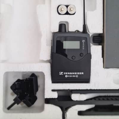 Sennheiser Sennheiser ew 300 IEM G3 Set SR 300 Stereo Transmitter + EK 300 Bodypack Live image 2