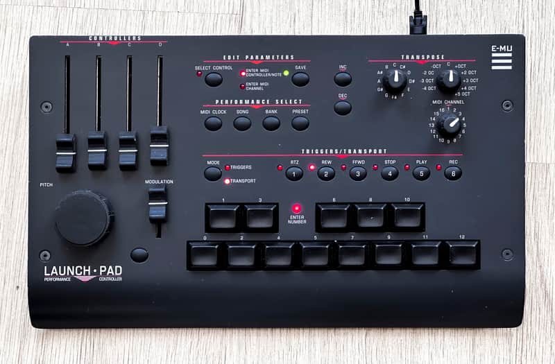 E-MU LAUNCH PAD Model 7777 MIDIコントローラー E-mu Launch Pad 7777 // Rare vintage programmer controller for