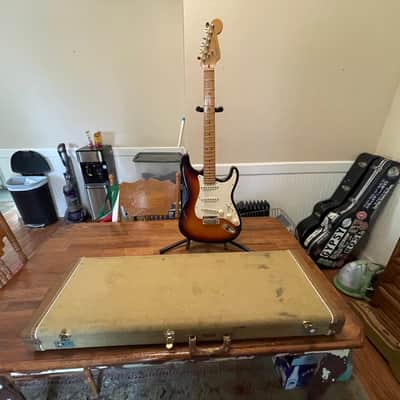 1996 Fender American Standard Stratocaster with Maple Fretboard 3-Color Sunburst image 10