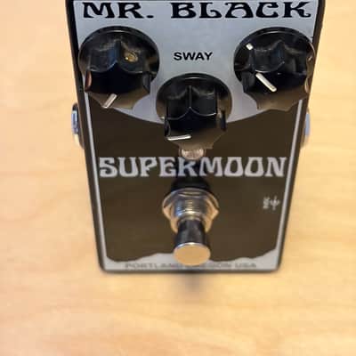 Mr. Black Supermoon REVERB Unit -  Black image 6