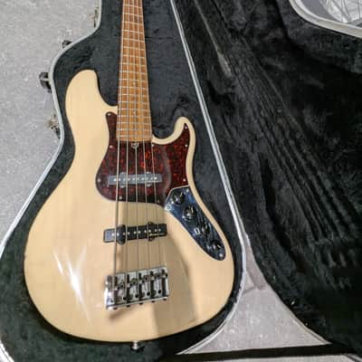 Fender Jazz Bass AMERICAN DELUXE V 1999 image 8