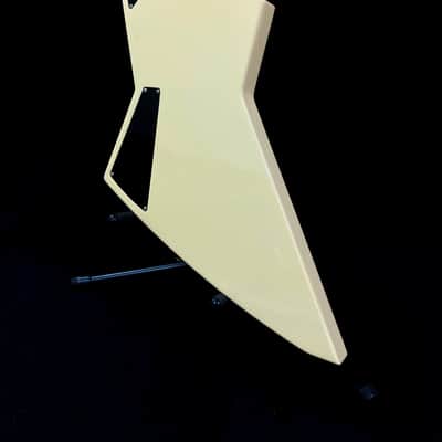 Harcom Guitars Arcturus Hubbard White Custom Shop, Boutique Kelly, Explorer, Warrior image 19