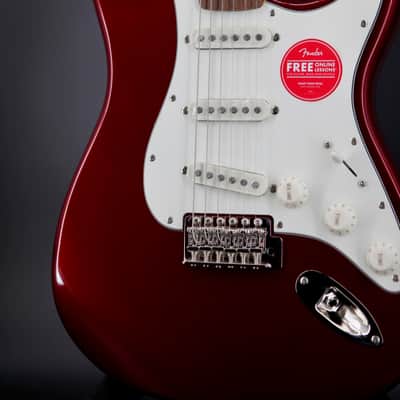 Squier Classic Vibe '60s Stratocaster with Laurel Fretboard Candy Apple Red image 2