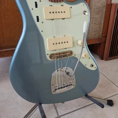 Fender Jazzmaster 60s Vintera 2022 - Ice Blue Metallic image 2