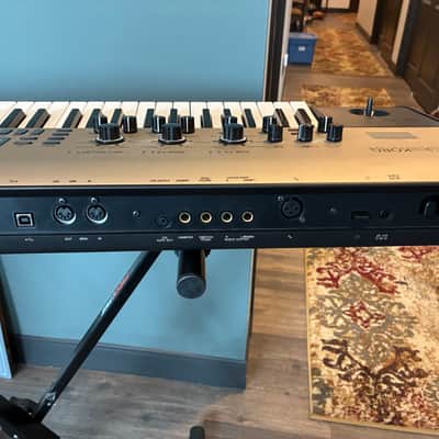 Korg KingKORG 61-Key Analog Modeling Synthesizer 2016 - Black/Tan image 7