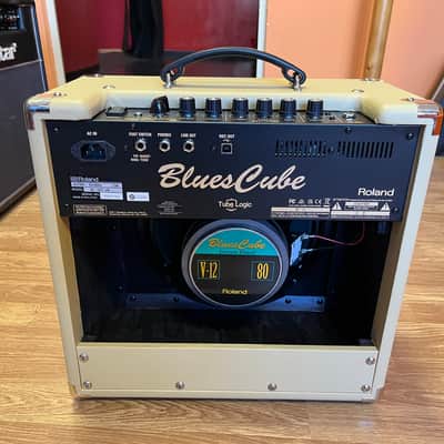 Roland Blues Cube Hot image 3
