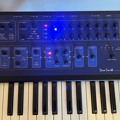 Dave Smith Instruments Poly Evolver 61-Key 4-Voice Polyphonic Synthesizer 2005 - 2011 - Blue with Wood Sides Bild 7