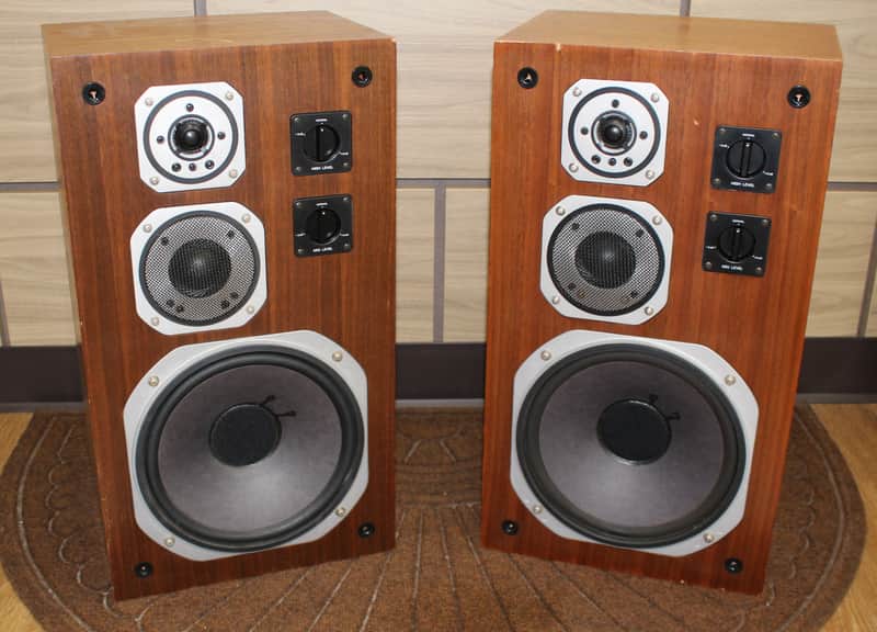 Yamaha NS-670 1973-1977 - WALNUT | Reverb