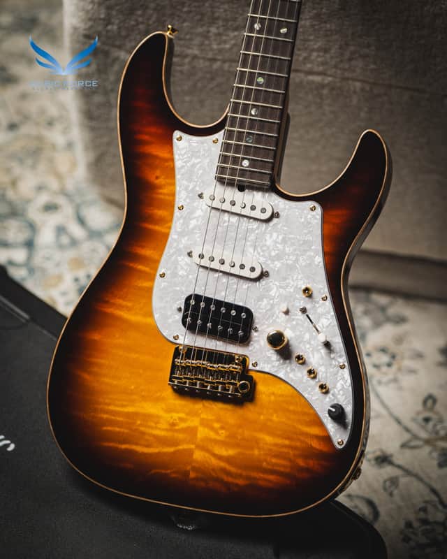James Tyler Japan Studio Elite Deluxe HSS QMT-Tobacco Sunburst w