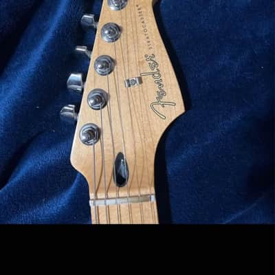 Fender Limited Edition Player Stratocaster 2020 - Seafoam Pearl (FSR) - MINT / Gig Bag & Goodies! image 3