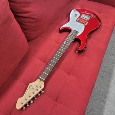 Peavey Rockmaster Electric Guitar Signed by Alice Cooper - Red image 10