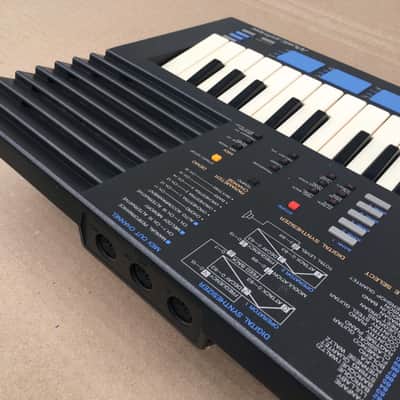 Yamaha PSS-680 Music Station Vintage FM Synthesizer Keyboard image 8