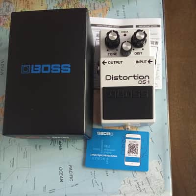Discontinued and rare : Boss DS-1-WH Distortion White Silver Screw Limited image 1