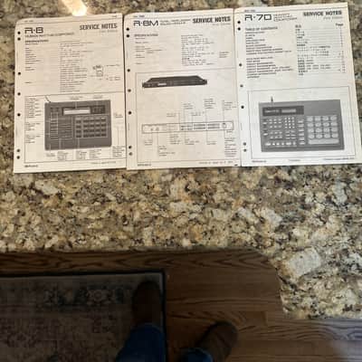 Roland R-8, R-8M, R-70 Service Notes - First Edition 1989/1989/1992