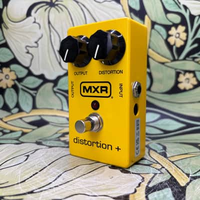 MXR M104 Distortion + | Reverb