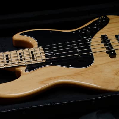 Sire Marcus Miller V7 5-String with Maple Fretboard 2017 - 2019 - Natural image 6