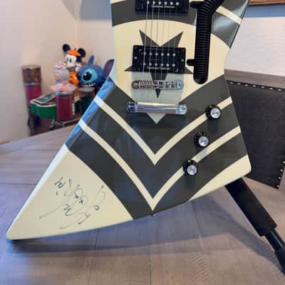Gibson Jason Hook M-4 Sherman Explorer 2010s - White with Graphic image 3