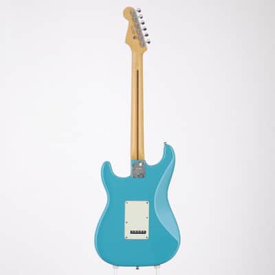 Fender American Professional II Stratocaster with MF in Miami Blue [US210059610] (06/22) image 2