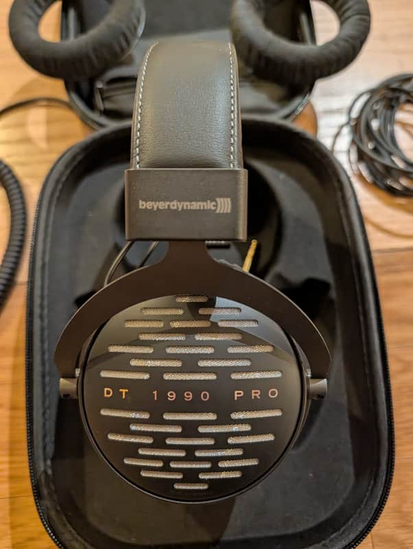 Beyerdynamic DT 1990 PRO Headphones – Case & Extra Ear Pads