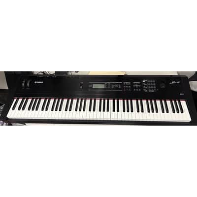 Yamaha S08 Digital Stage Piano Synthesizer 88 Weighted Keys