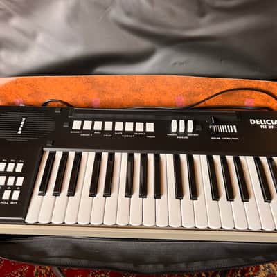 Tesla Delicia HT 37-D Keyboard / Organ 1987 image 11