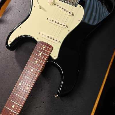Fender Classic Series 60s Stratocaster 2013 - Black image 1