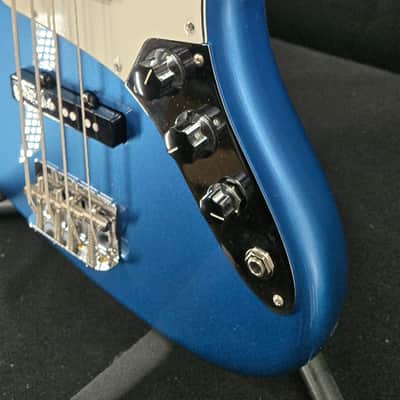 Fender American Vintage II 1966 Jazz Bass®, Rosewood Fingerboard, Lake Placid Blue image 4