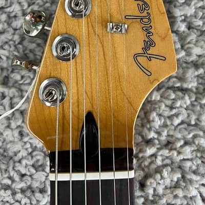 Mint Fender Player II Stratocaster, Rosewood Fingerboard, Transparent Cherry Burst image 5
