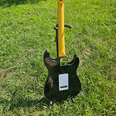 G&L Lefty Legacy Tribute - 3 tone sunburst image 3