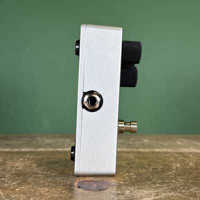 Electro-Harmonix / JHS Nano Lizard Queen Octave Fuzz 2023 - Present - Silver / Green image 4