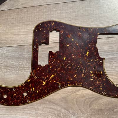 Vintage Fender Precision 60 thru 71  Tortoise USA avri 62 60’s pickguard USA image 13