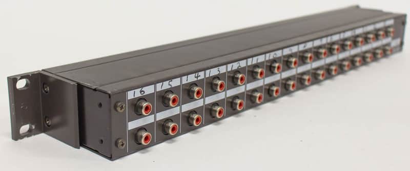 配信機器・PA機器・レコーディング機器 BEHRINGER PX2000 / Tascam pb .32p x 2 配信機器・PA機器・レコーディング機器 BEHRINGER PX2000 TASCAM