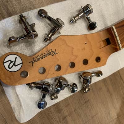 Reverend  Eastsider T body and neck image 2