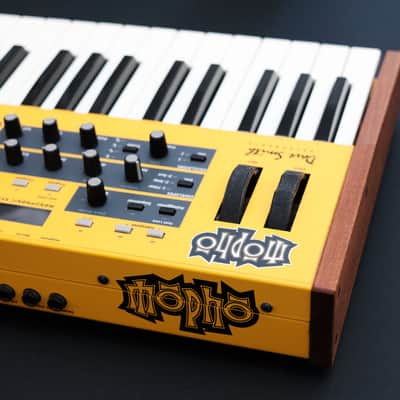 Dave Smith Instruments Mopho 32-Key Monophonic Synthesizer 2011 - 2016 - Yellow with Wood Sides image 7