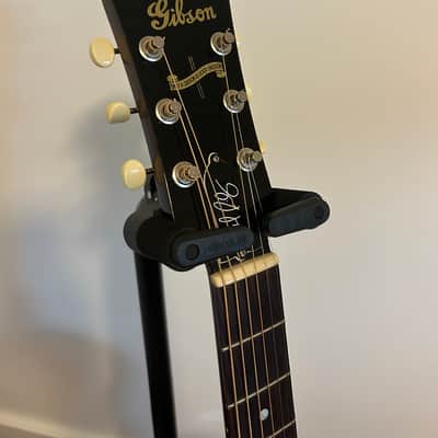 Gibson Brad Paisley J-45 2010 - 2013 - Cherry Sunburst image 3