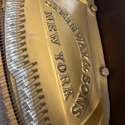 Steinway & Sons Model M – 5'7" Mahogany Grand Piano – Beautiful Tone – Exceptional Value image 5