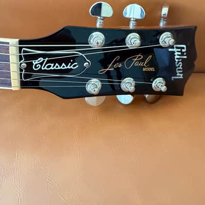 Gibson Les Paul Classic 2023 - Honeyburst image 9