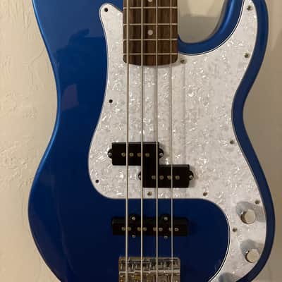 Squier Affinity Precision Bass PJ with Laurel Fretboard 2020 - Present - Lake Placid Blue image 3