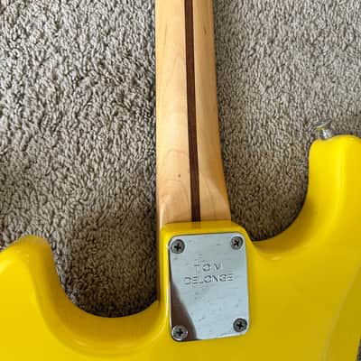 Original 2002 Fender Tom Delonge Limited Edition Stratocaster Strat Graffiti Yellow image 5