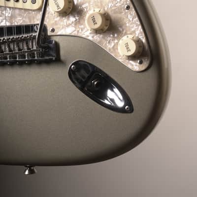 Fender (2018) American Professional Stratocaster Limited Edition Electric Guitar w/ Solid Rosewood Neck - Champagne, incl. OHSC image 9